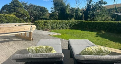 Fabulous three bed apartment with large exclusive contained garden and patio