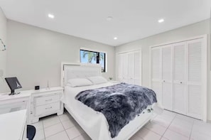 4 bedrooms, in-room safe, iron/ironing board, travel crib