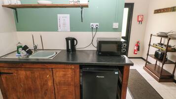 Cottage | Private kitchen | Cookware/dishes/utensils