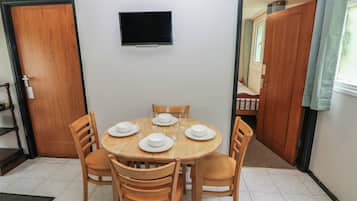 Cottage | Dining