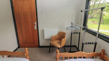 Cottage | 2 bedrooms, free WiFi, individually decorated, individually furnished