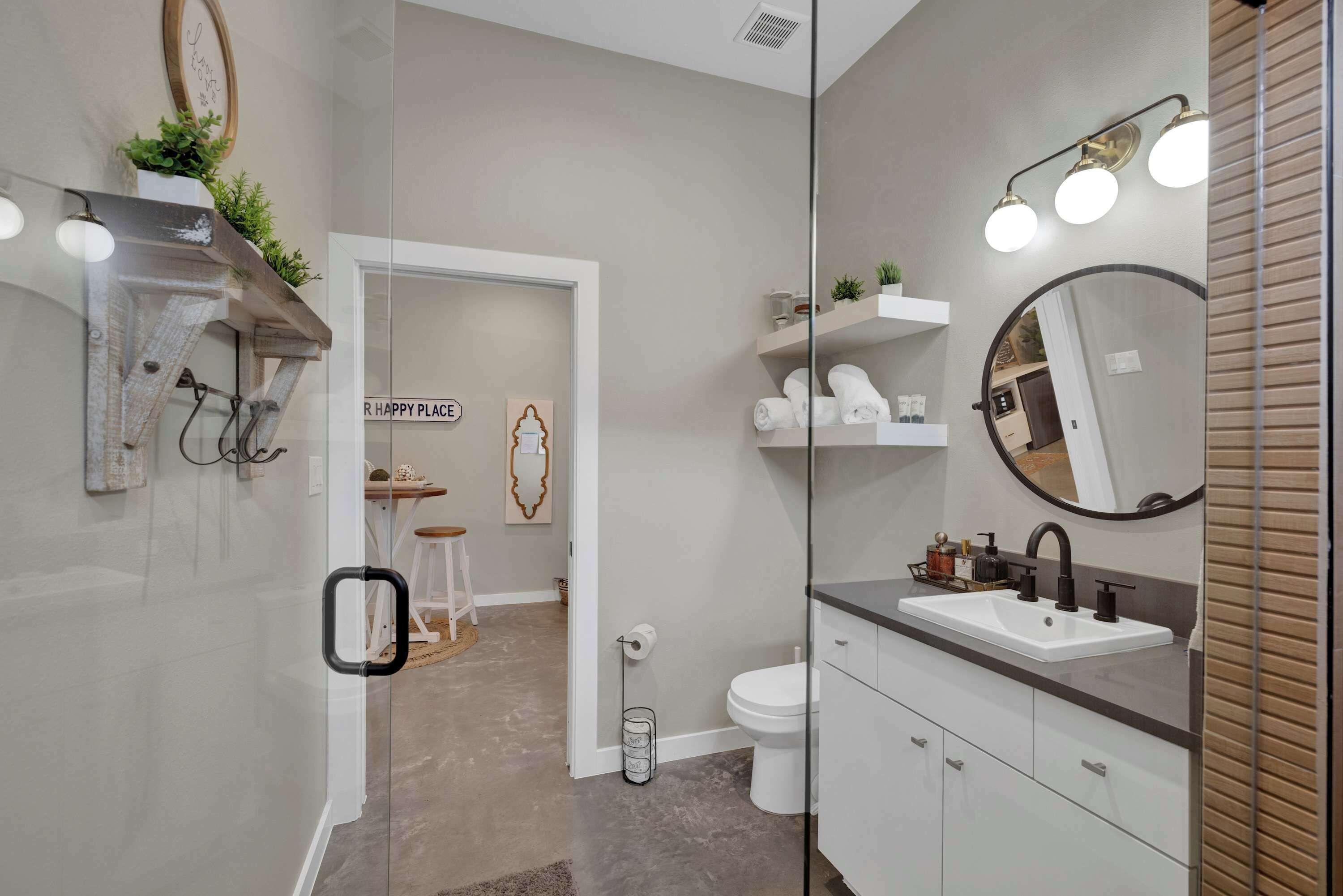 Shower, hair dryer, towels, shampoo