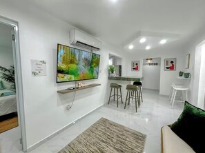 Interior - Dreammy Forest |8PPL| Mountain| PooL|Generator|10 min Beach (Fajardo)