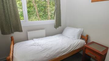 Cottage | 3 bedrooms, free WiFi, individually decorated, individually furnished