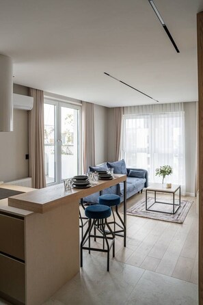 Dining - Dębniki Apt – Terrace, A/C, Parking – by Rentujemy (Kraków)