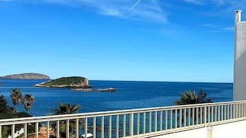 Superior Apartment, 2 Bedrooms, Sea View, Tower | Terrace/patio