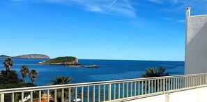 Apartamento superior, 2 quartos, vista para o mar, na torre | Terraço/pátio