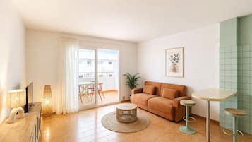 Apartment, Balcony | Living area