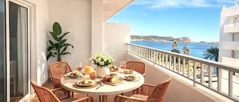 Superior Apartment, 2 Bedrooms, Partial Sea View, Tower | Terrace/patio