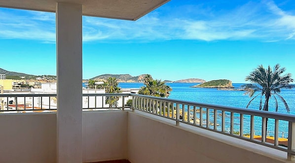 Superior-Apartment, 2 Schlafzimmer, Balkon, Meerblick | Terrasse/Patio