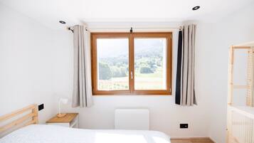 WiFi, bed sheets