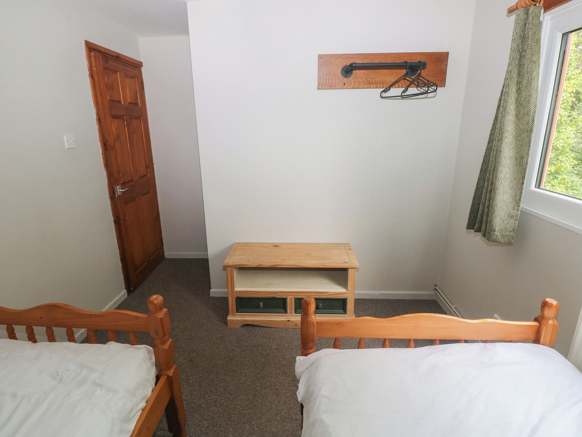 Cottage | 3 bedrooms, WiFi (free), individually decorated, individually furnished