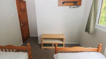 Cottage | 3 bedrooms, WiFi (free), individually decorated, individually furnished