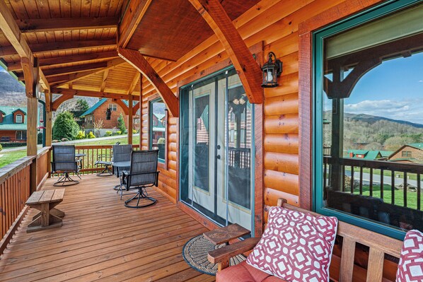 Terrace/patio - Elk Valley Retreat / Views (Maggie Valley)