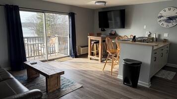 Standard Condo, Partial Lake View | Living area