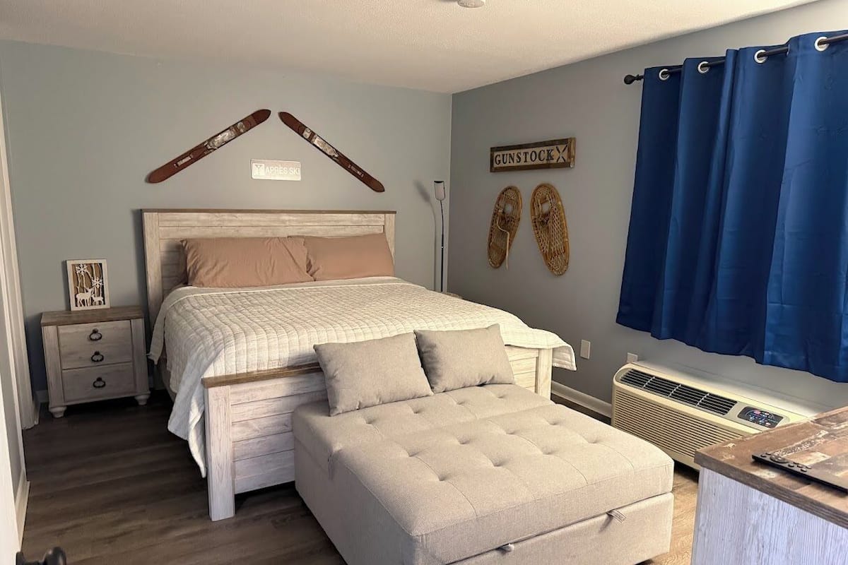 Condo estándar, vista parcial al lago