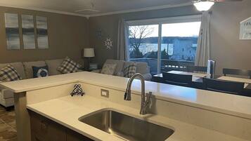 Appart'hÎtel Confort, vue partielle sur le lac | Intérieur