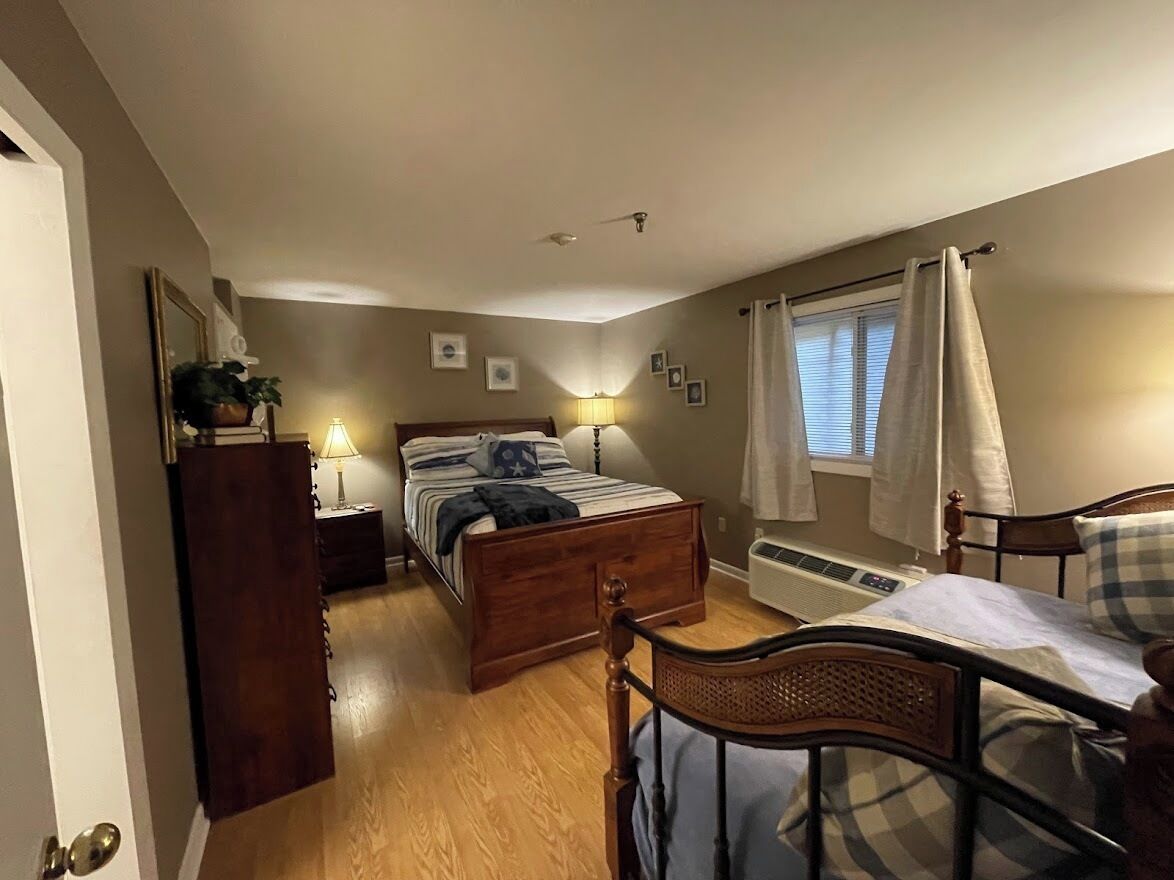 Comfort Condo, Partial Lake View