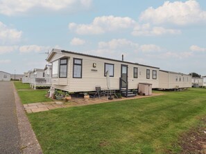 Exterior - Winchester - 244 (Rhyl)