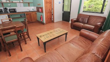 Cottage | Living area