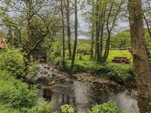 Cottage | Property grounds - Cabin No. 7 - Salt and Fern Cabins (Port Talbot)