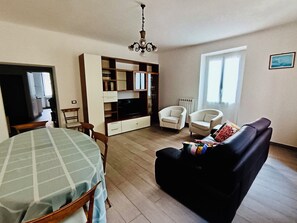 Living area - Vrbo Property (Camogli)