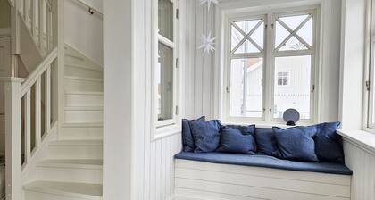 Large modern house by the sea in RönnÀng | SE09177