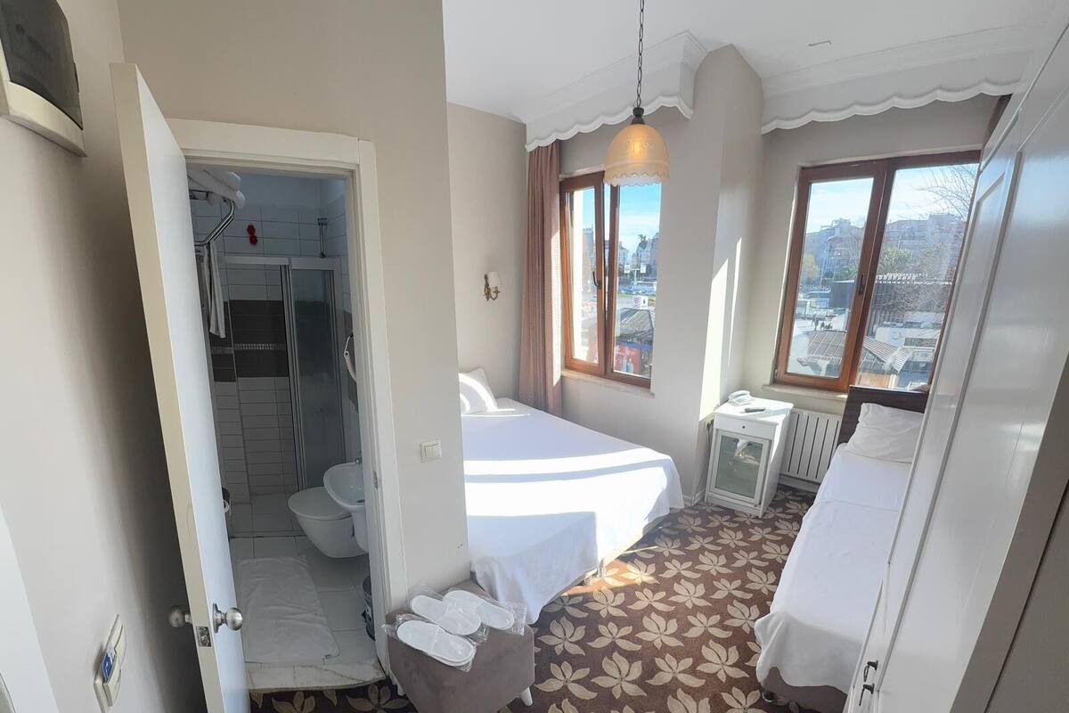 Deluxe Triple Room
