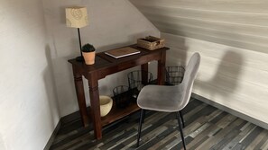 Interior - Apartment 'Ferienwohnung Schöne Aussicht' with Balcony and Wi-Fi (Wienhausen)
