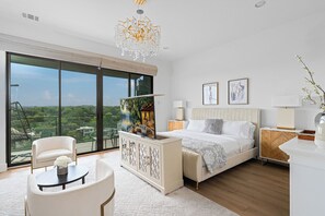 Desk, iron/ironing board, free WiFi, bed sheets - NEW! Lakeview Luxe | Pool, Spa + Rooftop in Austin (Austin)