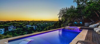 NEW! Lakeview Luxe | Pool, Spa + Rooftop in Austin
