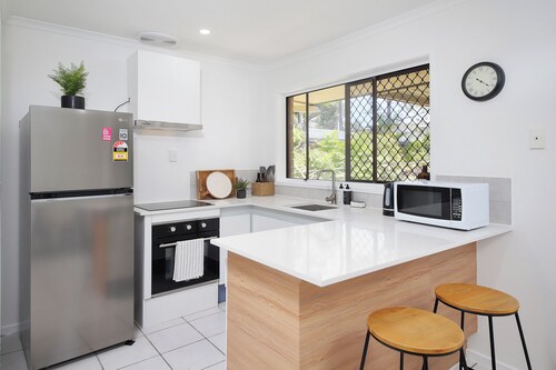 Furnished 3BR House | Huge Backyard | Weekly Stay Available