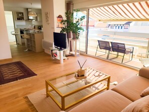 Interior - Plein Sud BIARRITZ: all on foot, renovated apartment, terrace, basement parking (Biarritz)