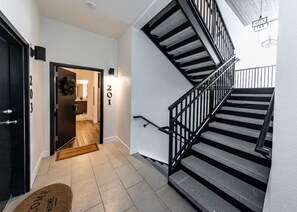 Interior - Modern Retreat Nature & Trails (Colorado Springs)