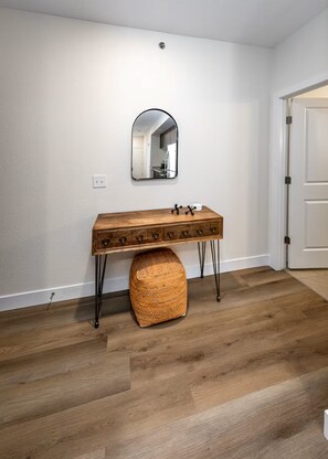 Interior - Modern Retreat Nature & Trails (Colorado Springs)