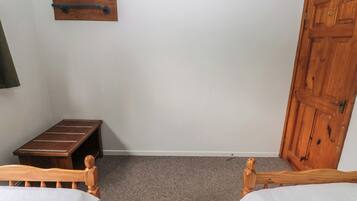 Cottage | 3 bedrooms, individually decorated, individually furnished, free WiFi
