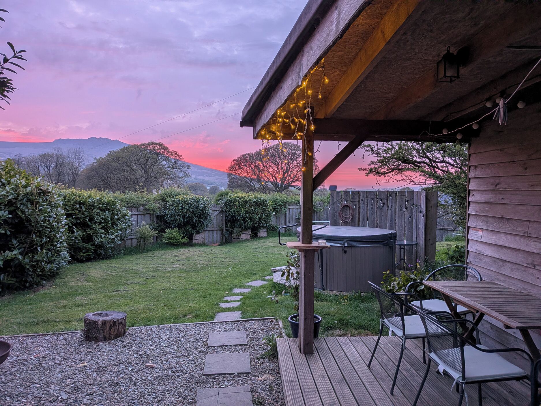 Cottage | Outdoor dining
