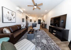 Living area - Sage Awaits, Comfy Cozy Peaceful (Colorado Springs)