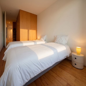 3 bedrooms, iron/ironing board, travel cot, WiFi - The Cathedral Apartment - Historical center in the heart of the city (Porto)
