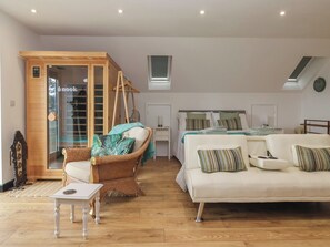 Cottage | 2 bedrooms, WiFi (free), individually decorated, individually furnished - The Retreat (Goole)