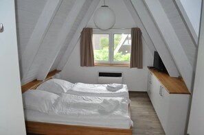 WiFi - Holiday Home 'Meinhaus-damp' with Terrace, Garden and Wi-Fi (Damp)