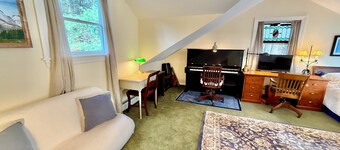 The Berkshire Music Loft at Eastview
Studio with Piano, Balcony & Mountain View