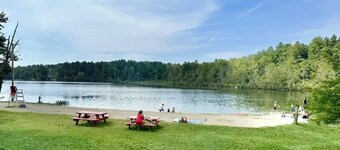Hotel-like Balcony Suite—View—Private Wing&Entry—Ensuite Bath—Walk to Town, Lake
