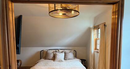 Beautiful Country Home- Only a short walk to the local beach! Lake View!