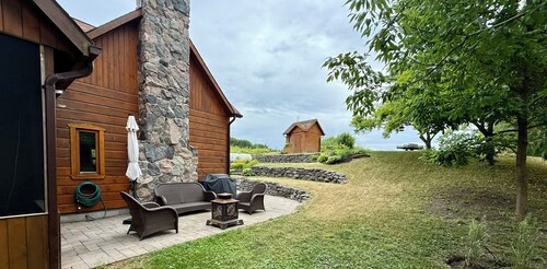 Beautiful Country Home- Only a short walk to the local beach! Lake View!