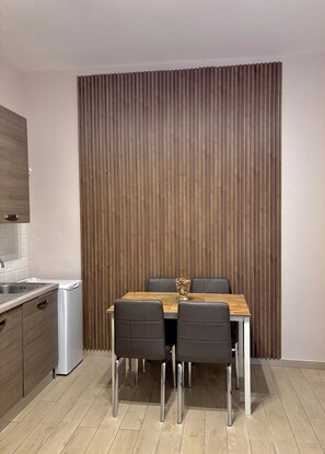 Superior Quadruple Room | Dining room