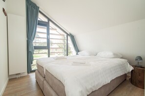 3 bedrooms, bed sheets - Wellness Retreat in the Egmond Dunes (Egmond aan den Hoef)