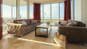 Living room - Premium Beachfront Villa With Balcony (Egmond aan Zee)