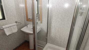 Cottage | Bathroom | Shower
