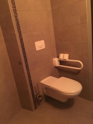 Comfort-Doppelzimmer, Balkon | Badezimmer